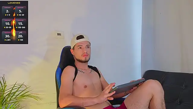 EdwardRoss  online show from 04.12.26