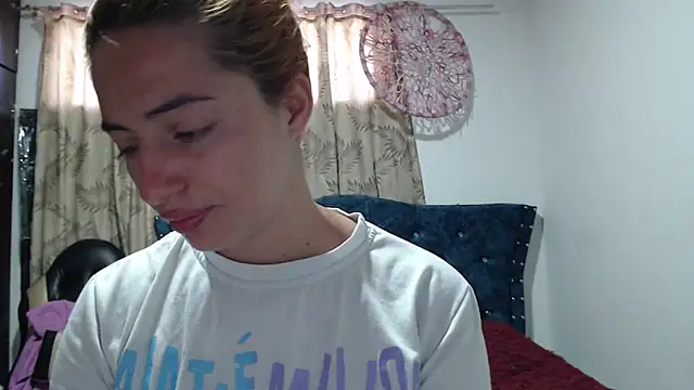 Snapshot of Kate_lorens9 chatting on 09.22.25 Kate lorens9 online show from 09.22.25