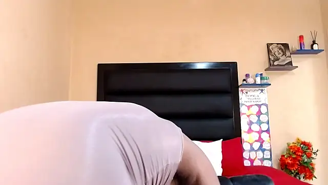 LongPussyLipsxx online show from 03.18.25