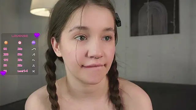 AmiLewis online show from 02.08.25