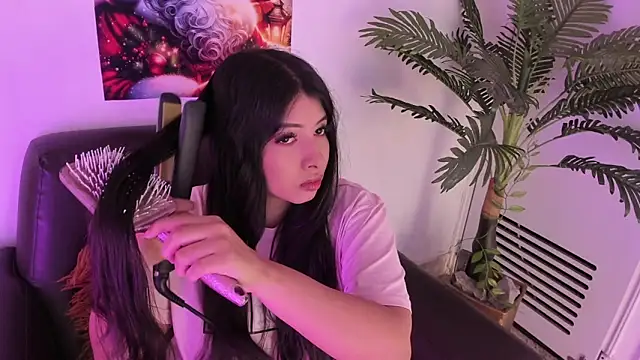 Miia Thompsonn online show from 12.10.24