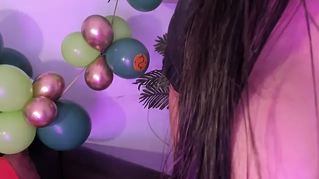 Miia Thompsonn online show from 03.14.25