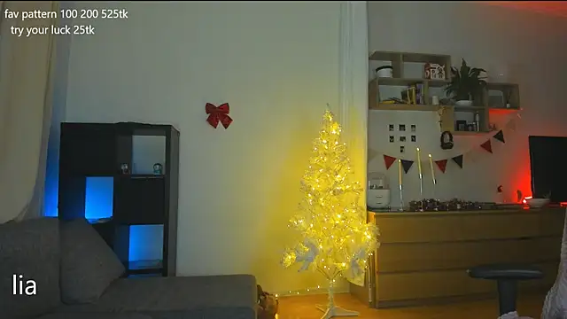 Snapshot of lil_lia chatting on 01.07.25 lil lia online show from 01.07.25