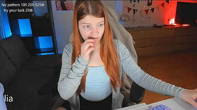 Snapshot of lil_lia chatting on 01.31.25 lil lia online show from 01.31.25