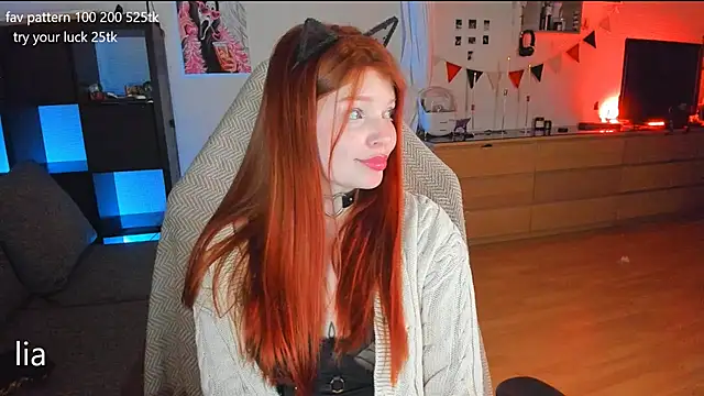 Snapshot of lil_lia chatting on 02.07.25 lil lia online show from 02.07.25