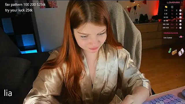 Snapshot of lil_lia chatting on 03.16.25 lil lia online show from 03.16.25