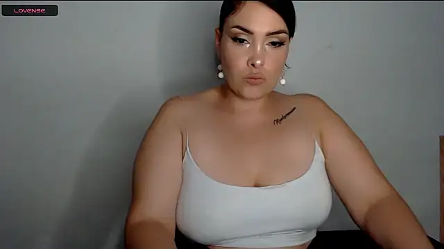 Miss Agatha online show from 12.11.24