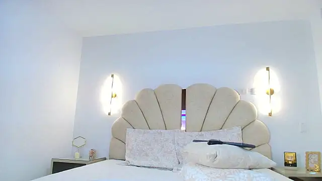 Snapshot of Meghanparker1 chatting on 11.04.25 Meghanparker1 online show from 11.04.25