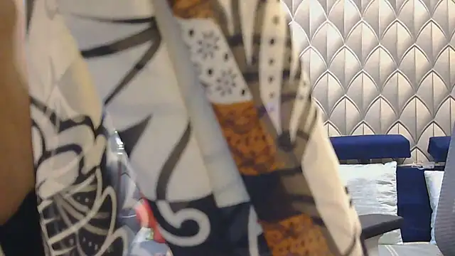 Mishika Gill online show from 05.19.26
