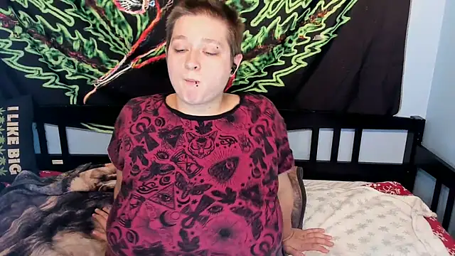 Snapshot of Chloenightmare chatting on 11.01.25 Chloenightmare online show from 11.01.25