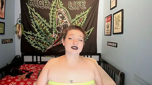 Snapshot of Chloenightmare chatting on 11.06.25 Chloenightmare online show from 11.06.25