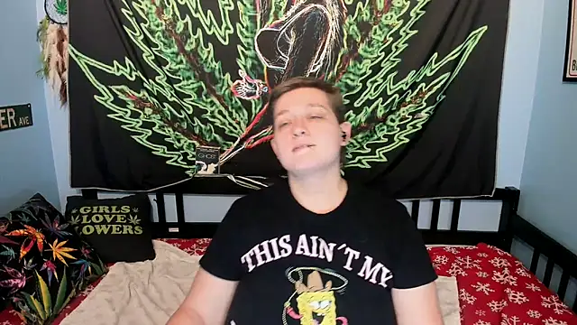 Snapshot of Chloenightmare chatting on 12.16.25 Chloenightmare online show from 12.16.25