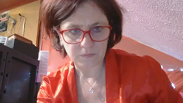 Snapshot of lanax chatting on 10.24.25 lanax online show from 10.24.25