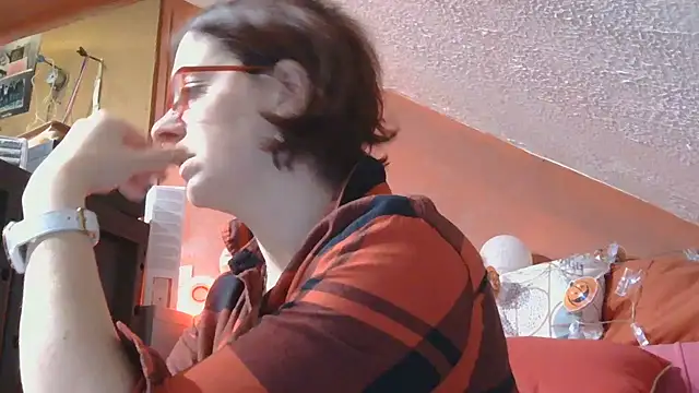 Snapshot of lanax chatting on 10.29.25 lanax online show from 10.29.25