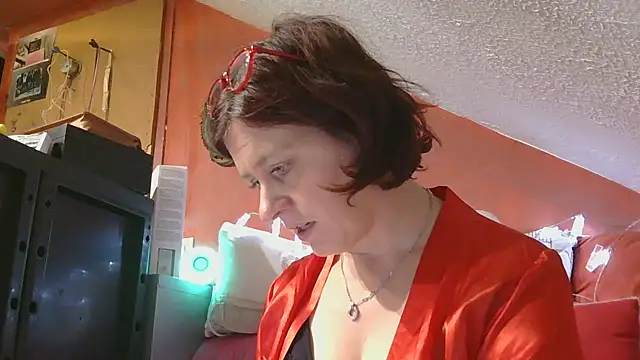 Snapshot of lanax chatting on 11.04.25 lanax online show from 11.04.25