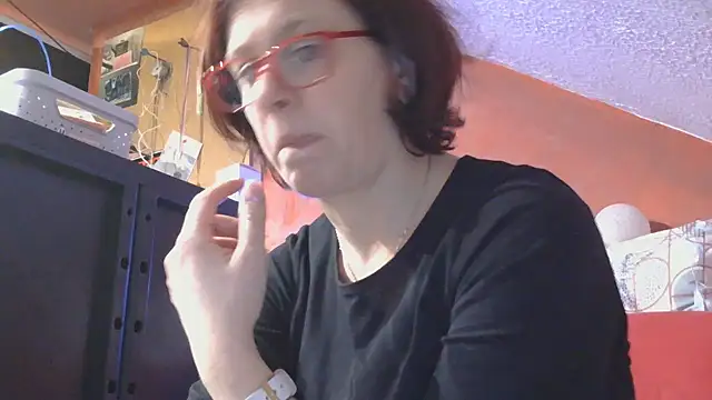 Snapshot of lanax chatting on 11.25.25 lanax online show from 11.25.25