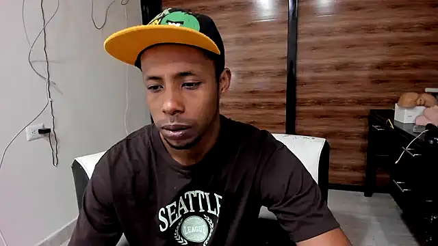 AlejoKhalifa  online show from 02.04.25