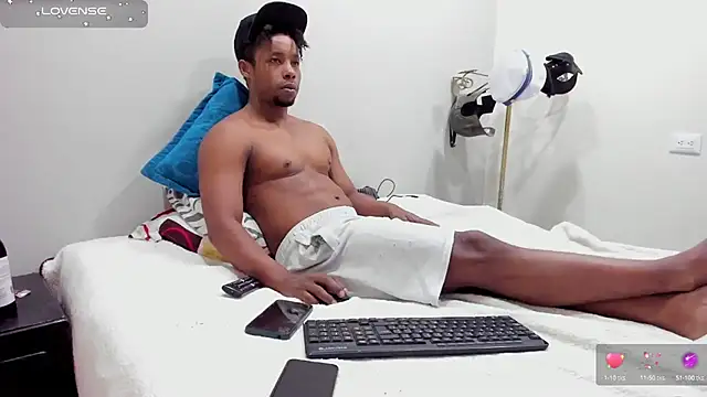 AlejoKhalifa  online show from 09.23.25