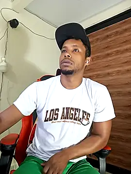 AlejoKhalifa  online show from 09.30.25