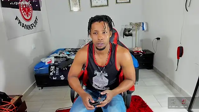 AlejoKhalifa  online show from 11.21.25