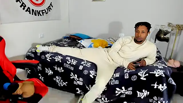 AlejoKhalifa  online show from 11.27.25