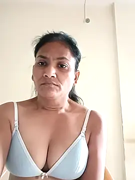 Snapshot of sunita6009 chatting on 09.28.25 sunita6009 online show from 09.28.25