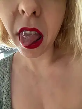 Yourdirtybitch online show from 02.06.25