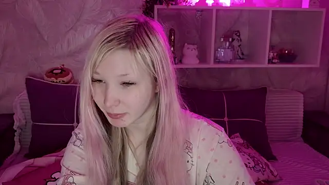 MeowkaKitty online show from 04.18.26