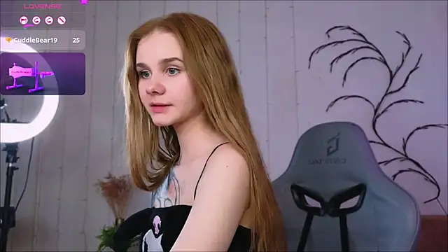 Snapshot of Britney_Lynch chatting on 01.23.25 Britney Lynch online show from 01.23.25