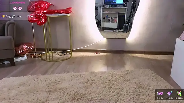 Snapshot of Britney_Lynch chatting on 02.09.25 Britney Lynch online show from 02.09.25