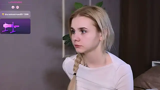 Snapshot of Britney_Lynch chatting on 02.24.25 Britney Lynch online show from 02.24.25