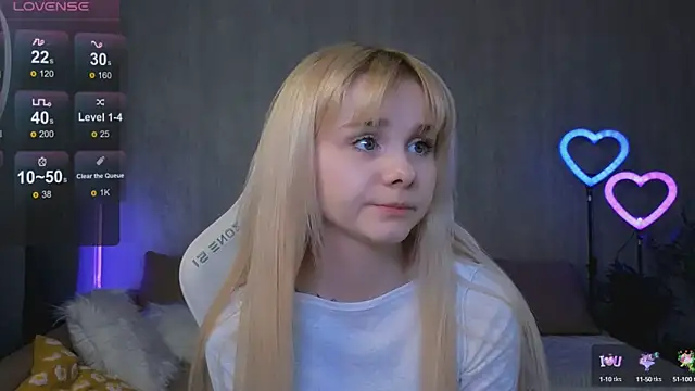 Snapshot of Britney_Lynch chatting on 03.19.25 Britney Lynch online show from 03.19.25