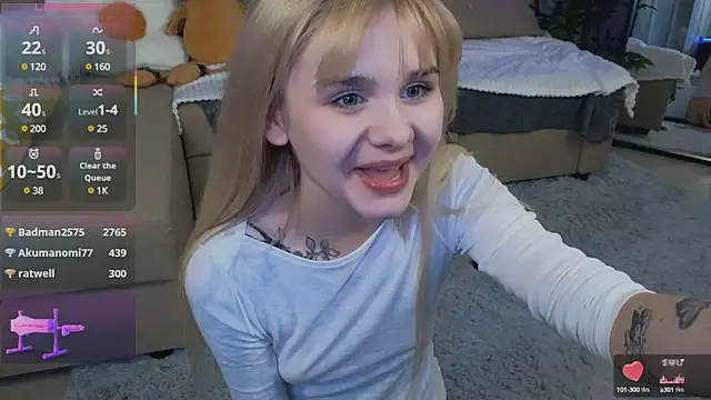 Snapshot of Britney_Lynch chatting on 03.19.25 Britney Lynch online show from 03.19.25