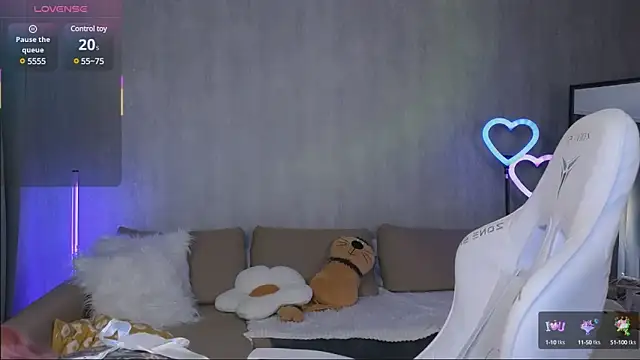 Snapshot of Britney_Lynch chatting on 03.20.25 Britney Lynch online show from 03.20.25