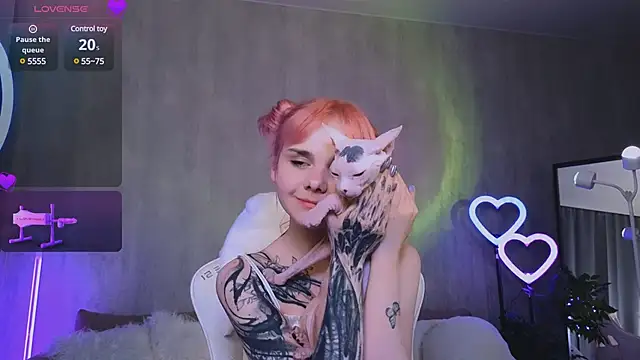 Snapshot of Britney_Lynch chatting on 03.23.25 Britney Lynch online show from 03.23.25