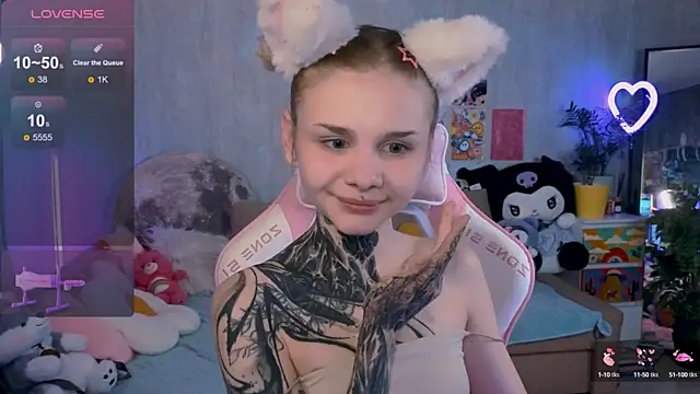 Snapshot of Britney_Lynch chatting on 09.09.25 Britney Lynch online show from 09.09.25