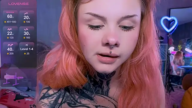 Snapshot of Britney_Lynch chatting on 09.20.25 Britney Lynch online show from 09.20.25