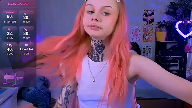 Snapshot of Britney_Lynch chatting on 09.27.25 Britney Lynch online show from 09.27.25