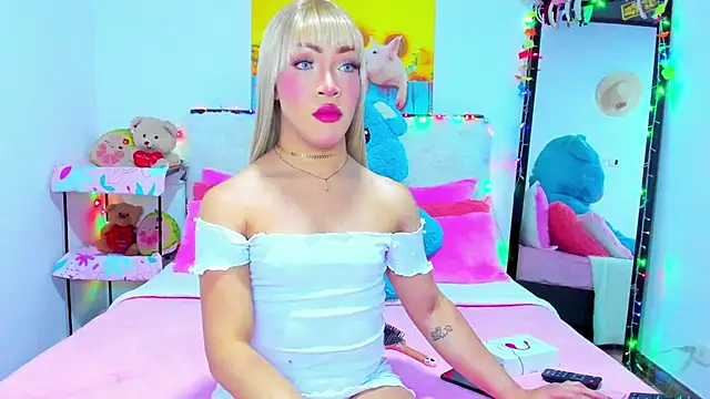 Candy Candy   online show from 09.19.25