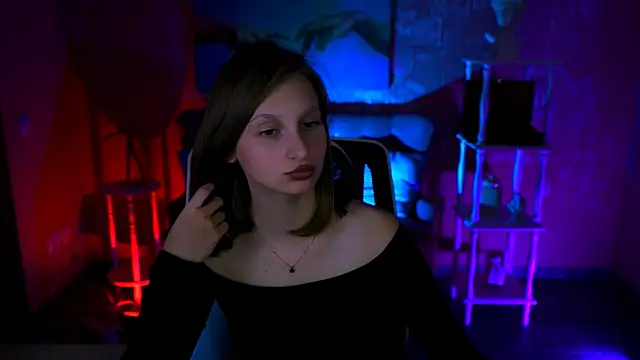 EllaHorton online show from 09.23.25