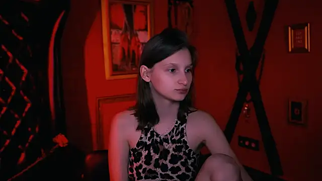 EllaHorton online show from 10.04.25