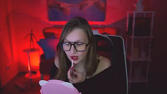 EllaHorton online show from 11.18.25