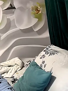 Snapshot of jusichka chatting on 02.28.25 jusichka online show from 02.28.25