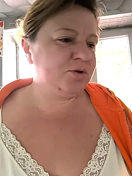 Snapshot of jusichka chatting on 03.10.25 jusichka online show from 03.10.25