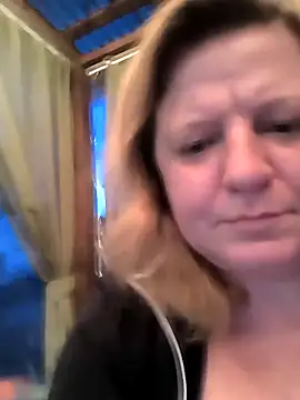 Snapshot of jusichka chatting on 03.11.25 jusichka online show from 03.11.25