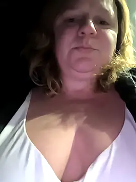 Snapshot of jusichka chatting on 03.22.25 jusichka online show from 03.22.25