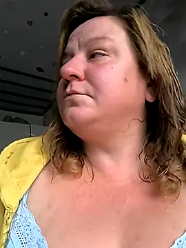 Snapshot of jusichka chatting on 09.15.25 jusichka online show from 09.15.25