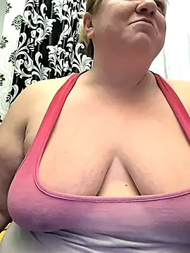 Snapshot of jusichka chatting on 11.20.25 jusichka online show from 11.20.25