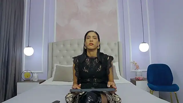 Snapshot of JoannaCox chatting on 02.07.25 JoannaCox online show from 02.07.25