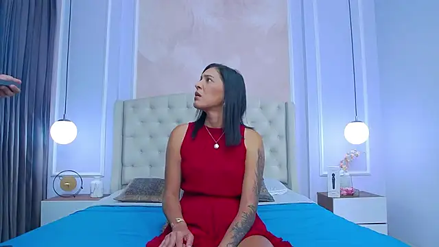 Snapshot of JoannaCox chatting on 10.06.25 JoannaCox online show from 10.06.25